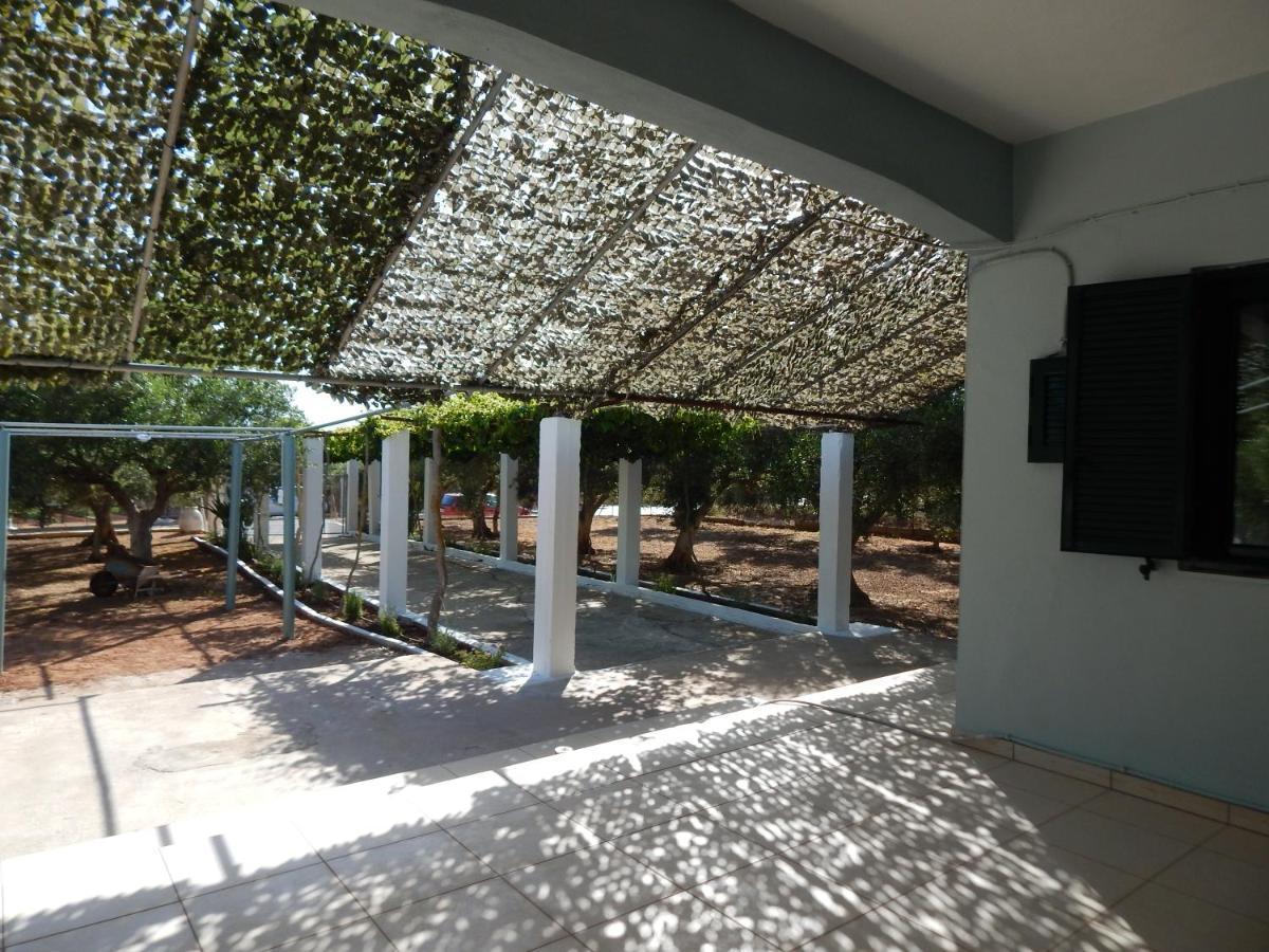 Ninemia Country House Vromonerion Bagian luar foto
