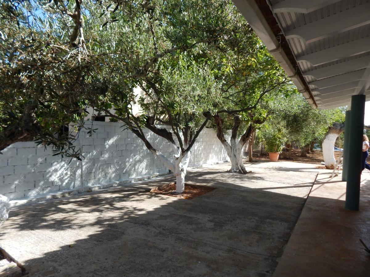Ninemia Country House Vromonerion Bagian luar foto
