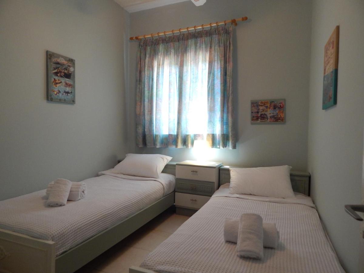 Ninemia Country House Vromonerion Bagian luar foto