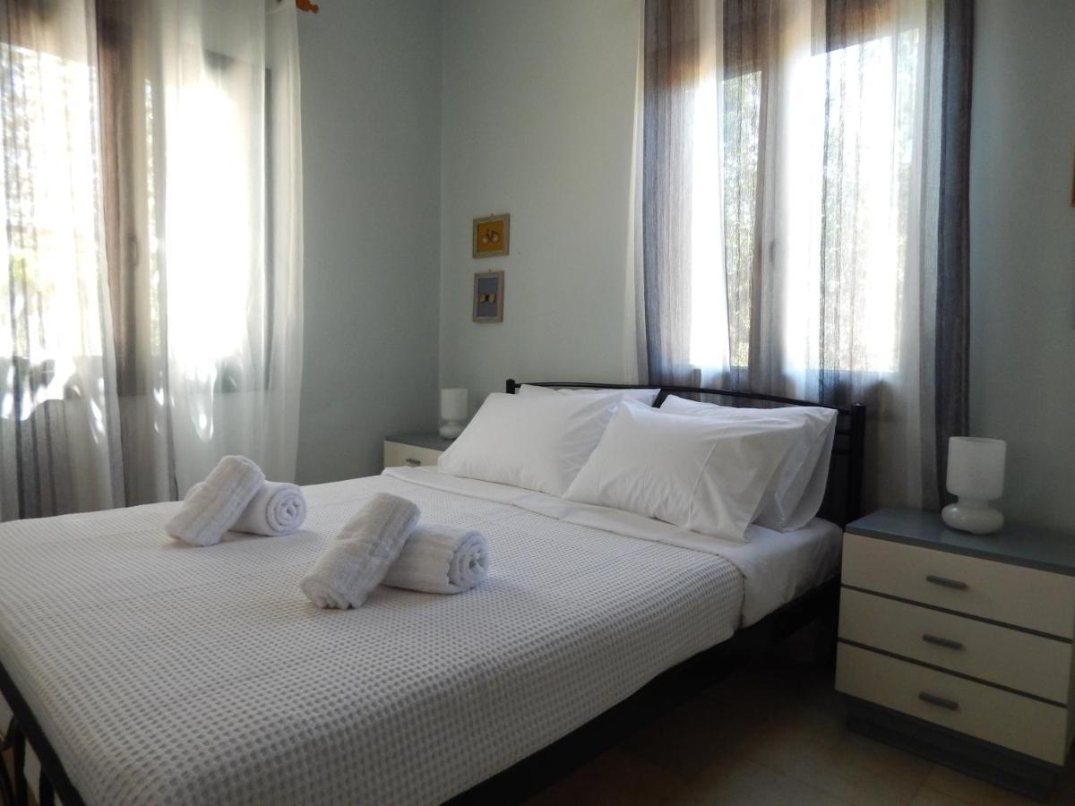 Ninemia Country House Vromonerion Bagian luar foto