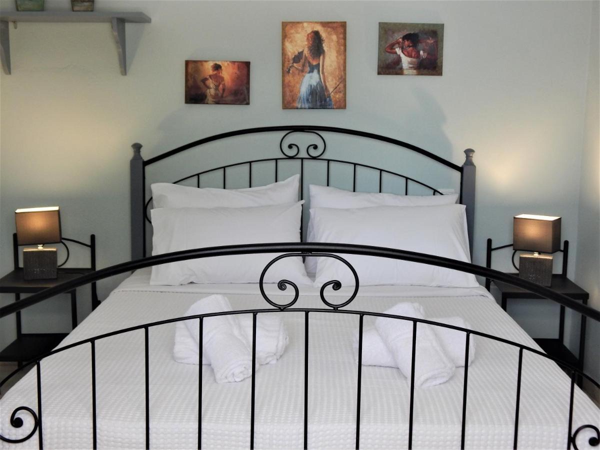 Ninemia Country House Vromonerion Bagian luar foto