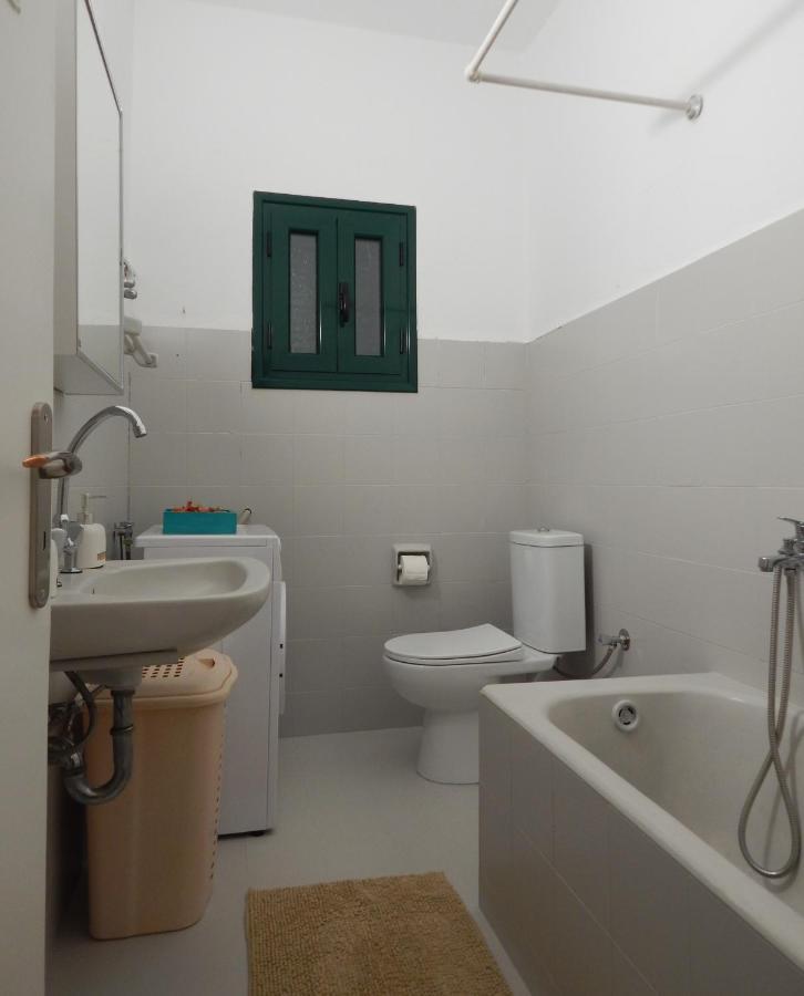 Ninemia Country House Vromonerion Bagian luar foto
