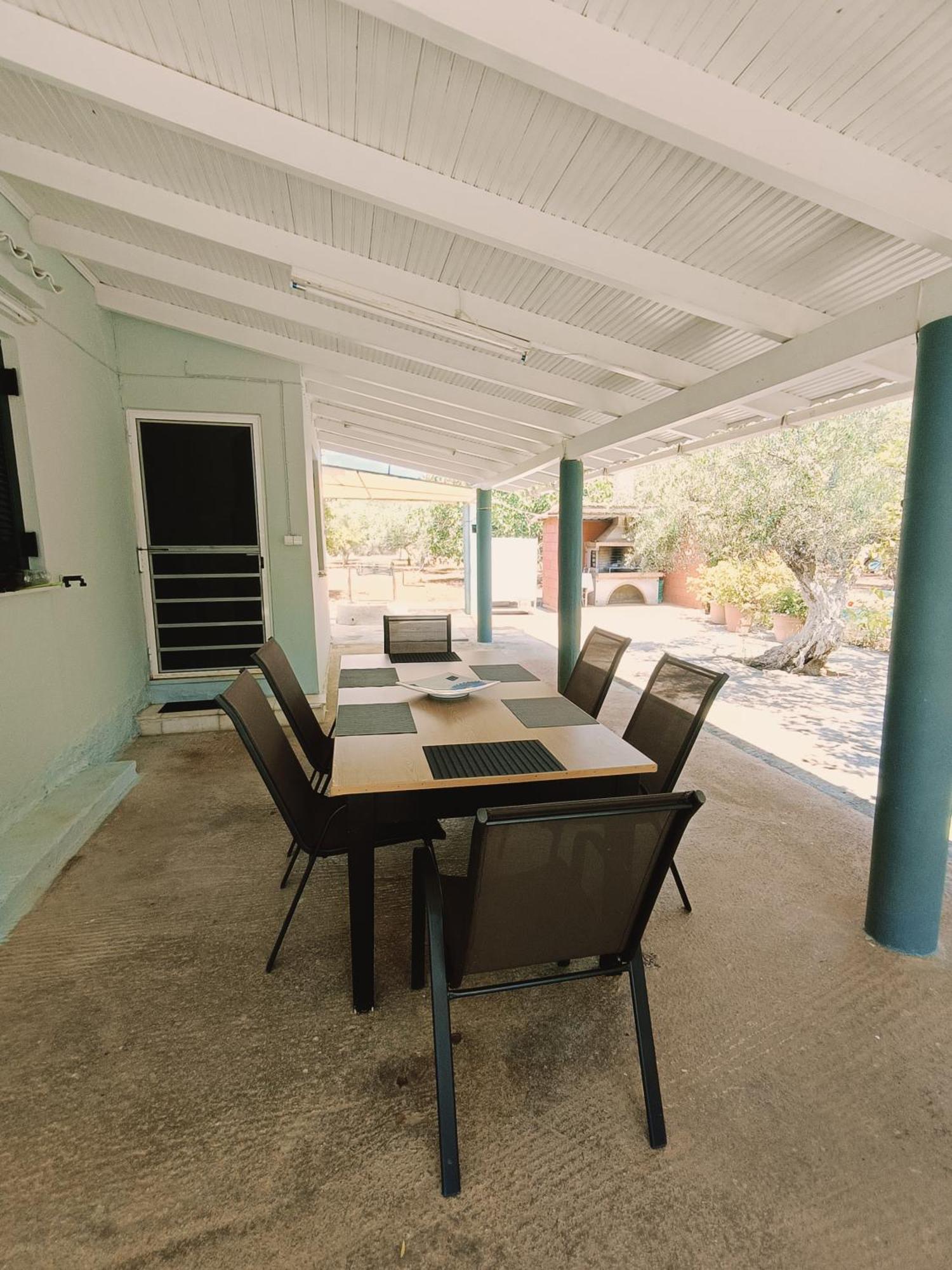 Ninemia Country House Vromonerion Bagian luar foto